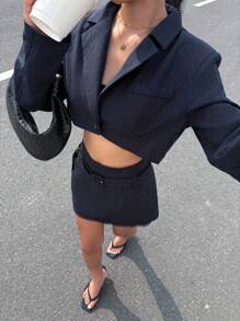 SHEIN EZwear 2025新款极简主义女式条纹短款外套和低腰迷你裙套装，返校季朋克商务休闲女装外出穿搭，秋季女装，Y2K街头风，2000年代风格 - 深灰色 - 查看 1