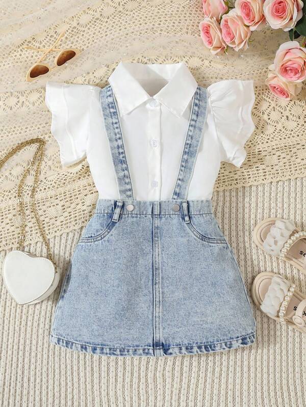 Conjunto de 2 peças para meninas: blusa branca de manga curta, estilosa e divertida, e saia jeans desbotada que valoriza a silhueta, uso casual para o dia a dia, primavera/outono, adequado para meninas pequenas, roupas de verão para meninas, conjunto de roupas clássicas para meninas