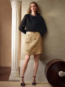 MOTF PREMIUM 纹理面料衬衫，饰有水钻和珠饰领口，黑色