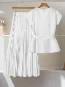 Franclia 女士加大码优雅纯色 V 领褶皱面料装饰蝴蝶结腰带褶皱全圆裙度假海滩休闲时尚衬衫和裙子 2 件套 - 白色 - 查看 2