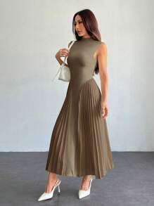 SHEIN PETITE 女款優雅百褶修身A字低腰連身裙，適合嬌小女性 - 卡其色 - 查看 2
