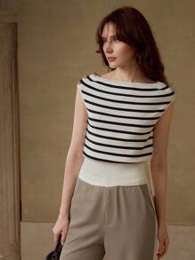 MOTF PREMIUM 条纹图案纽扣细节肩部宽下摆短款针织上衣 - 黑與白 - 查看 5