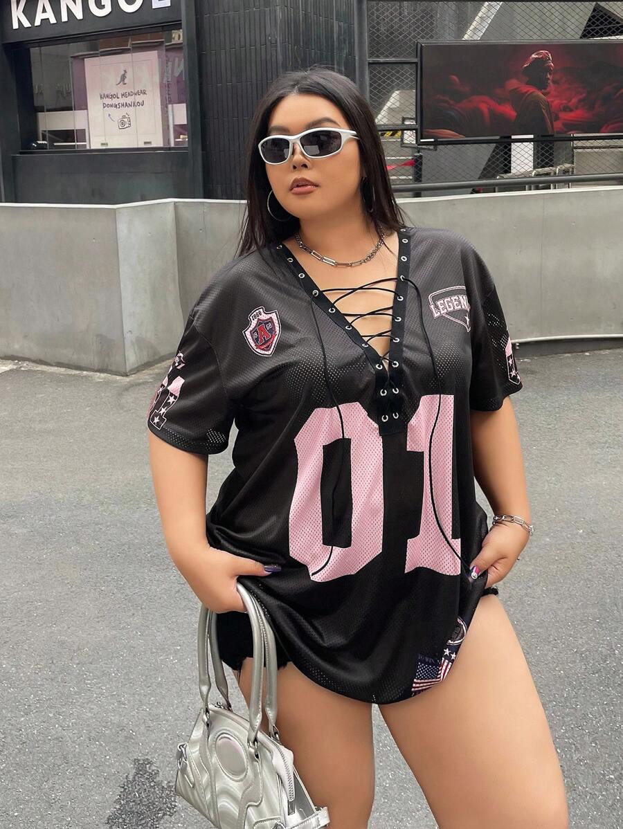 Muchica Camiseta gráfica con cordón de talla grande, camiseta negra de corte holgado - Multicolor - Ver 1