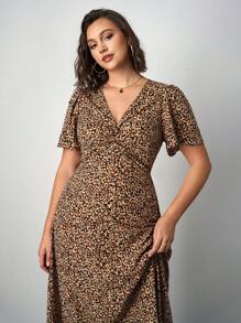SHEIN Tall CURVE Plus Size Teacher Clothes,Bridgerton V-Neck All-Over Print Summer Short Sleeve Dress,Beach Dress Sundress,Holiday Outfits Boho - Brown - View 5