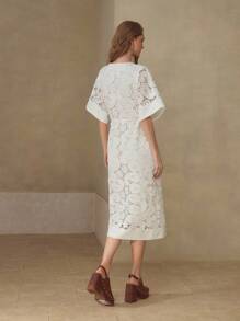MOTF PREMIUM 佩斯利花纹蕾丝腰带中长连衣裙 - 白色 - 查看 3