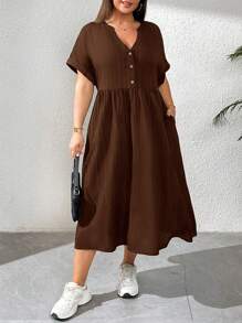 SHEIN Essnce 大码女装春夏时尚休闲宽松舒适日常黑色纹理面料 V 领短袖中长连衣裙，带口袋，女士夏季服装，工作服，曲线黑色连衣裙，教堂服装女士 - 棕色 - 查看 3