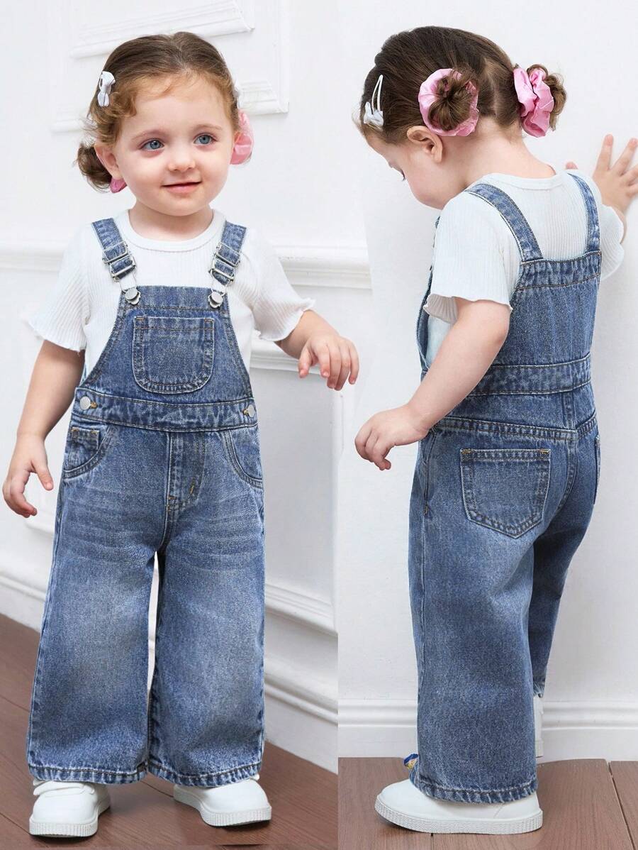 SHEIN 女婴可爱装饰蓝色牛仔背带裤，秋季休闲度假乡村风，秋季儿童休闲舒适装 - 中等水洗藍 - 查看 1