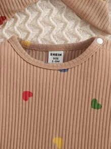 SHEIN 情人节新生儿爱心印花连体衣，舒适针织休闲连体衣，含发带，秋冬季款 - 棕色 - 查看 5