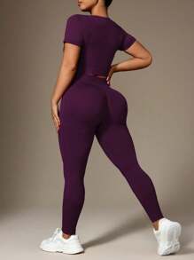 Rhythm Era 女士加大码圆领短袖上衣和裤子运动服套装健身女士套装 - 紫色 - 查看 2