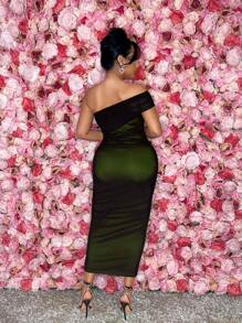 SHEIN SXY 大码女式情人节黑色网眼撞色紧身单肩连衣裙，适合日常穿着、约会之夜、生日、单身派对装、派对、舞会、情侣约会、优雅、休闲、购物、街头穿着、户外、性感、易于搭配且看起来苗条，凸显您的身材，修饰您的身材 - 綠色 - 查看 2