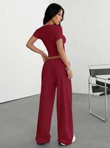 SHEIN EZwear 2 món/Bộ trang phục mùa hè cho nữ áo thun ngắn tay in họa tiết hiệp sĩ ôm vừa vặn - Màu Đỏ Sâu - Xem 2