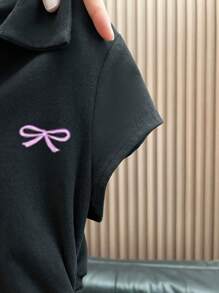 SHEIN 少女百搭黑色方形 V 领短袖 T 恤，设计师风格，夏季休闲 Polo 衫，齐腰长款，修身剪裁，干净女孩