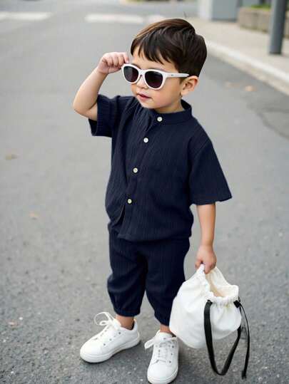 SHEIN Set de 2 piezas de camisa de manga corta y pantalón jogger estilo coreano casual para niños, adecuado para uso diario, temporada de primavera/verano y vuelta al colegio