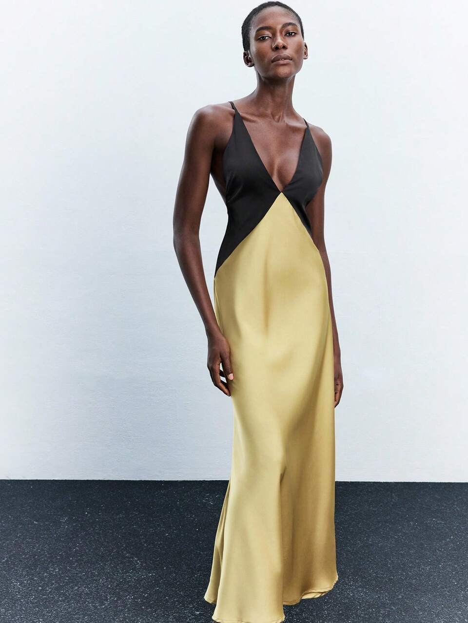 SHEIN Maija Black And Yellow Summer Elegant Bar Party Black & Gold Contrast V-Neck Backless Midi Dress,Fit & Flare Silhouette Wedding Guest Birthday Dress Women