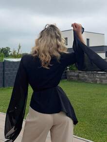 Jeta Ari 优雅通勤法式不对称袖设计腰部包裹雪纺黑色衬衫