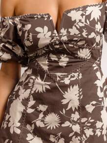 Aralina 女士休闲花卉印花露肩迷你度假连衣裙 - 咖啡棕 - 查看 3