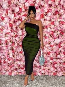 SHEIN SXY 大码女式情人节黑色网眼撞色紧身单肩连衣裙，适合日常穿着、约会之夜、生日、单身派对装、派对、舞会、情侣约会、优雅、休闲、购物、街头穿着、户外、性感、易于搭配且看起来苗条，凸显您的身材，修饰您的身材 - 綠色 - 查看 1