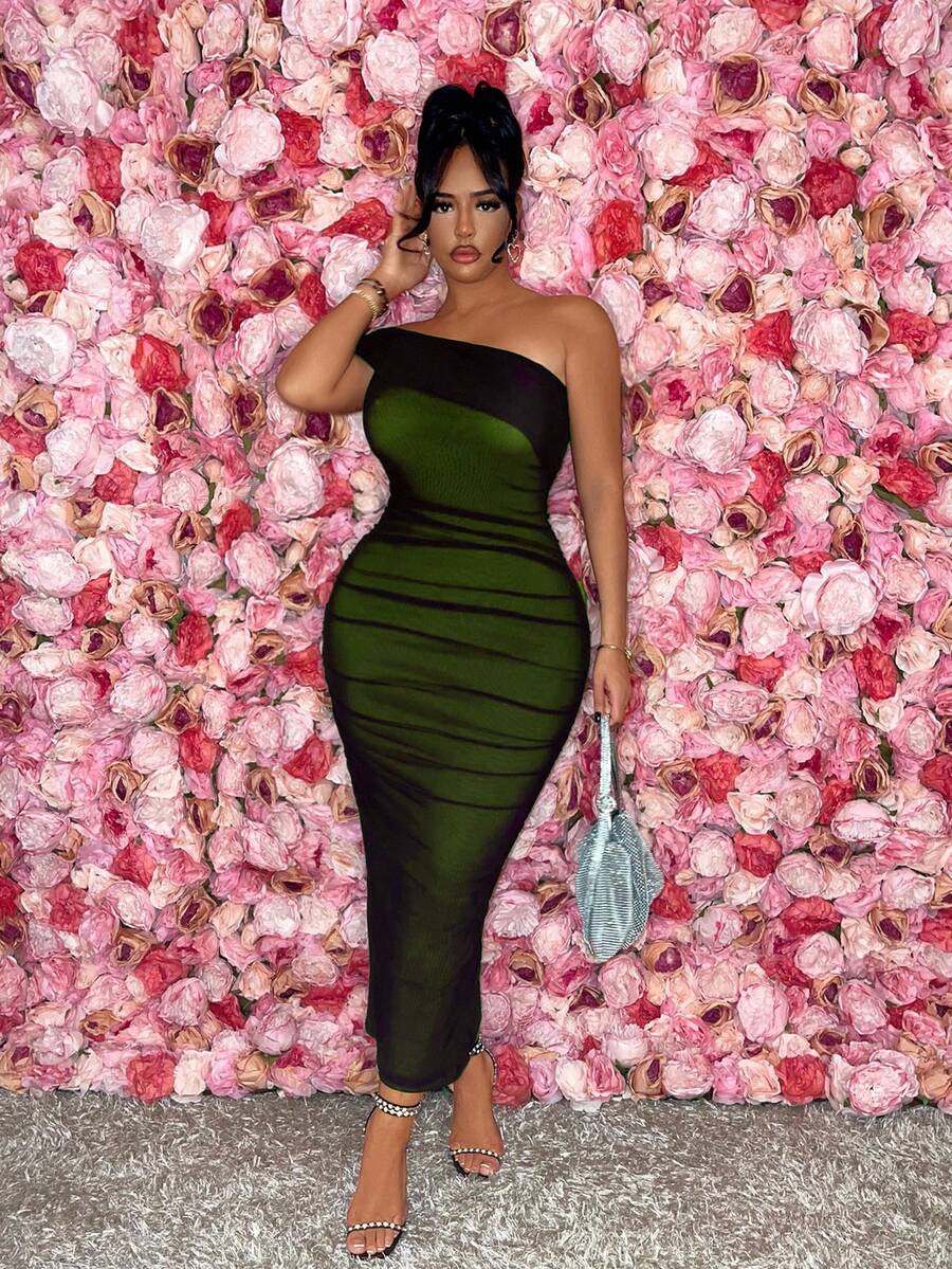 SHEIN SXY 大码女式情人节黑色网眼撞色紧身单肩连衣裙，适合日常穿着、约会之夜、生日、单身派对装、派对、舞会、情侣约会、优雅、休闲、购物、街头穿着、户外、性感、易于搭配且看起来苗条，凸显您的身材，修饰您的身材 - 綠色 - 查看 1