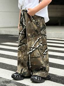 SHEIN 男童秋冬街头酷炫风做旧休闲柔软棉质牛仔布，通体印花，弹性腰带，宽松版型，饰有贴布装饰，新品上市，返校季，街头服饰 - 彩色 - 查看 4