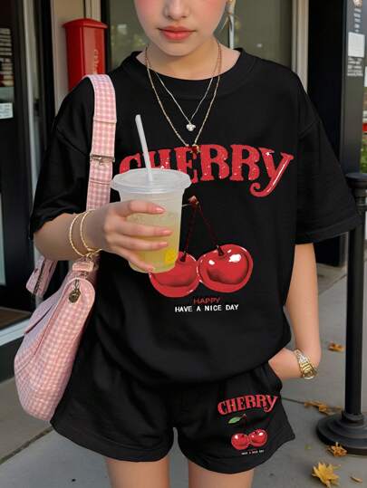 SHEIN EZwear 2件套女士樱桃图案休闲短裤套装，适合夏季