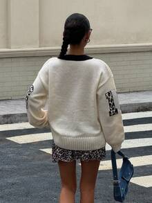 SHEIN 少女休闲黑白撞色美式复古学院情人节 V 领黑白心形印花套头衫，简约时尚休闲日常穿着，返校 - 黑與白 - 查看 2