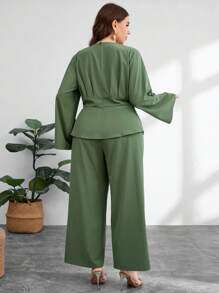 Modelyn 加大码纯色长袖上衣和金属花装饰裤子两件套，优雅休闲 - 綠色 - 查看 2