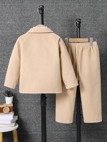 SHEIN 男童简约长袖外套套装（两件套），包含一件外套和一条裤子，秋冬新款，适合日常穿着、上学、外出、返校季等场合。 - 卡其色 - 查看 2