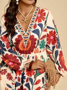 SHEIN LUNE 加大码返校服装女装花卉印花 V 领秋季女装返校节休闲度假长袖飘逸连衣裙商务休闲女装曲线秋季女装连衣裙优雅派对连衣裙女士派对连衣裙，适合春秋季，度假和约会度假连衣裙，女士节日服装，波西米亚风连衣裙 - 彩色 - 查看 3