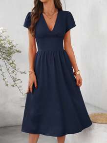 SHEIN Clasi 女士优雅纯色 V 领不对称口袋腰部喇叭形中长连衣裙 - 藏蓝色 - 查看 3