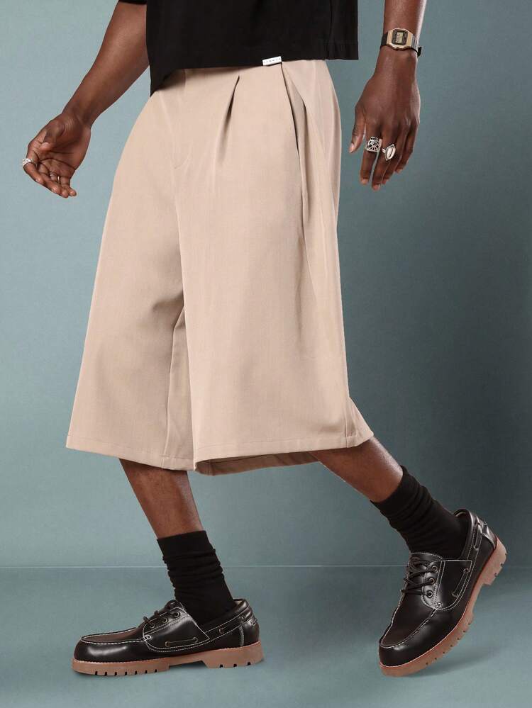 Double Pleated Volume Bermuda Shorts With Side Pockets