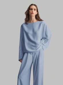 Ontre 女教师，秋季女装，2025秋季女装系列，缎面蓝灰色超大露肩简约优雅商务休闲女装，黑色船领长袖复古返校风女教师基础款上衣，返校女装办公室装