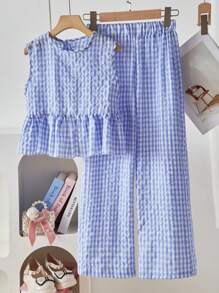 Outfit estivo per ragazzi con schiena arricciata e pantaloni senza spalline