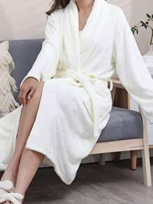 SHEIN 1PC Thickened And Lengthened Coral Fleece Hooded Bathrobe/Robe With Simple Solid Color, Monk Collar, Long Sleeves For Men And Women, Soft, Warm, Non-Shedding - Perfect For Home, Hotel, Lodge Use Wedding Home Bathroom Decor Beach Wear - White - View 3