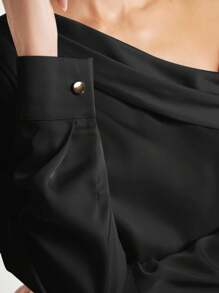 BizChic 女士不对称设计褶皱肩部宽松长袖缎面衬衫，都市通勤基本款简约优雅时尚商务休闲风，适合教师和办公室穿着 - 黑色 - 查看 2