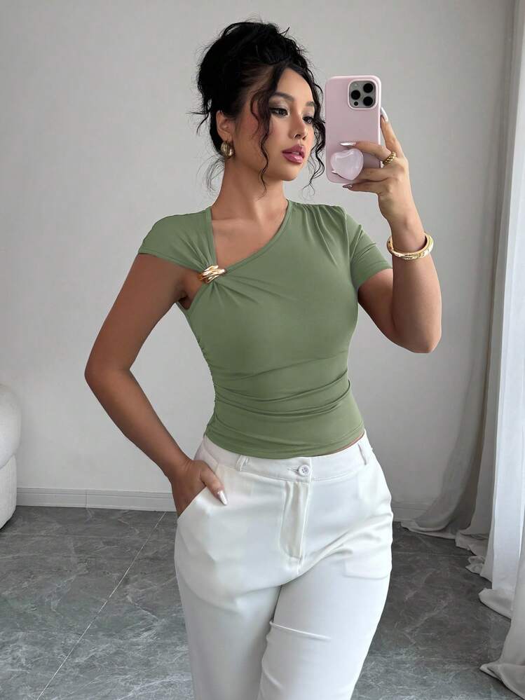 Elenzga Camiseta de manga corta para mujer con cuello asimétrico elegante, adornada con botones de metal dorado rosa 3D - Verde - Añade 5