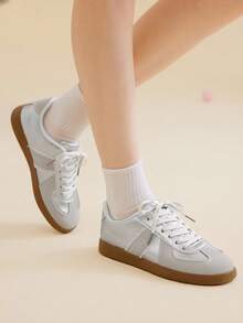 CUCCOO EASI 2024年春季女款复古百搭休闲运动鞋，平底白色运动鞋 - 銀色 - 查看 5