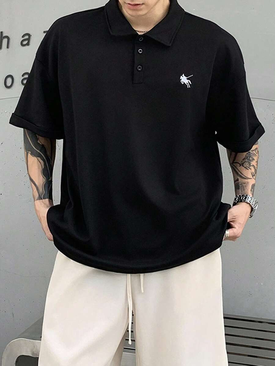 Manfinity Dauomo 男士刺绣黑色纽扣休闲宽松短袖 Polo 衫 - 黑色 - 查看 1