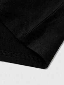 ROMWE MEN Goth 男式蝙蝠袖十字印花短袖T恤，万圣节，2000年代风格 - 黑色 - 查看 4