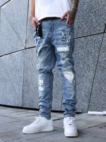 Manfinity EMRG Avant-Garde Gothic Style Long Ripped Jeans In Light Wash Denim For Men Men Paint Splatter Jeans Streetwear Jeans Ripped Jeans Men, Emo Style - Light Wash - View 7