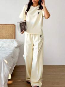 Sparklyn 2 件套青少年女孩休闲运动套装，宽松百搭刺绣短袖上衣 + 长裤套装，适合居家、上学和日常穿着