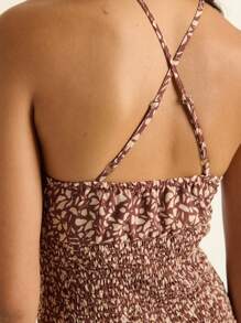 Nöista Vestido mini marrón estampado con tirantes de espagueti, busto fruncido, detalle de ojo de cerradura y volante en el bajo. Perfecto para ropa de mujer de otoño, Y2K y atuendos de vuelta al colegio. - Multicolor - Ver 6