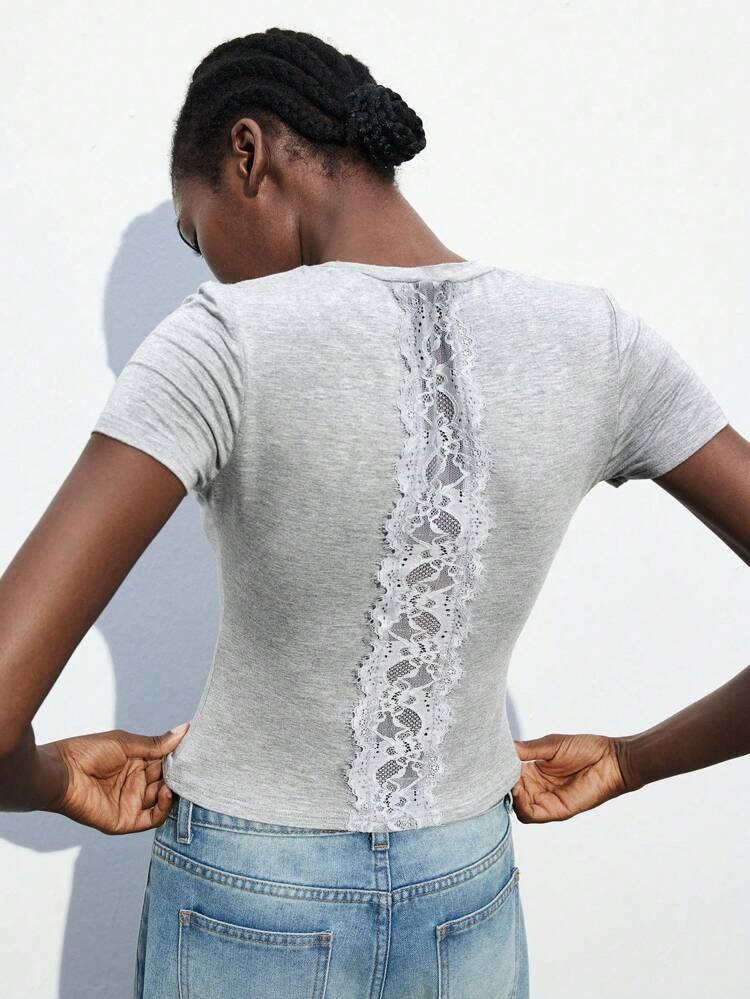 SHEIN Maija Camiseta de mujer de manga corta con cuello redondo, calada y de encaje, estilo casual elegante urbano versátil para oficina, fiesta, playa, invitada de boda, brunch, estilo retro Y2K, llegada nueva del verano 2025