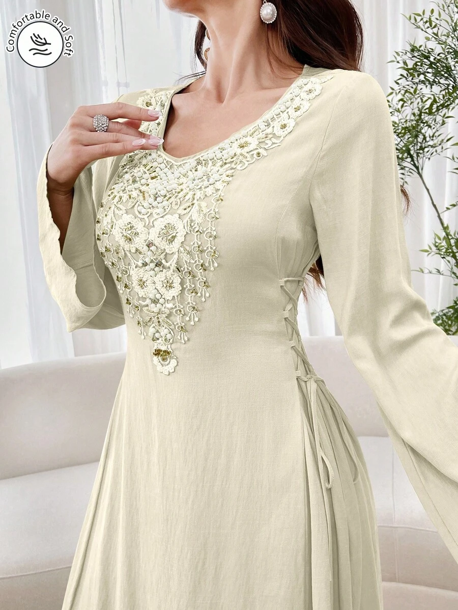 Al Najma 女式刺绣贴花交叉领带阿拉伯连衣裙，端庄 - 杏色 - 查看 1