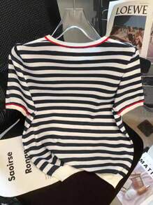 INAWLY Camiseta casual de cuello redondo para mujer con patrón bordado de caballero a rayas, regalo de regreso a la escuela - Multicolor - Ver 2