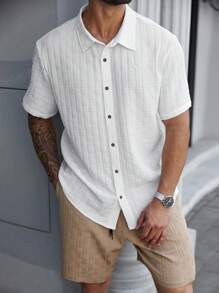 Manfinity Homme Plus Size Men's Textured Fabric Shirt & Shorts Set