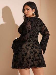 SHEIN BAE 大码 V 领绿色刺绣 A 字连衣裙，春夏 - 黑色 - 查看 5