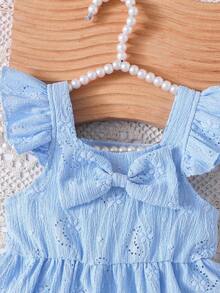 2 件婴幼儿女童甜美休闲度假时尚简约舒适花卉镂空纹理面料 3D 蝴蝶结装饰荷叶边下摆短袖中长连衣裙和可爱太阳帽套装，春夏新品，适合户外度假 - 藍色 - 查看 3