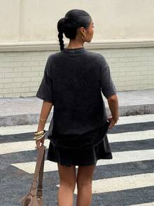 Muchica Conjunto de dos piezas de camiseta y pantalones cortos retro desgastados para mujer, adecuado para uso en la calle - Negro - Ver 2