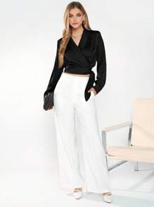 BizChic 女士休闲V领长袖短款衬衫，下摆打结设计，简约优雅商务休闲风格，适合都市通勤、办公室穿着、教师等场合。 - 黑色 - 查看 3