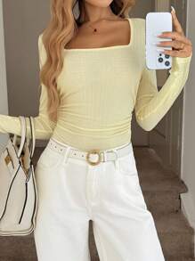 Easowa Rundhals-Tailliert Geraffter Kurzarm T-Shirt, strukturierter Jacquard-Stoff, blassgelbe Farbe, lässiger Urlaubs-Elegant Streetwear für Frauen